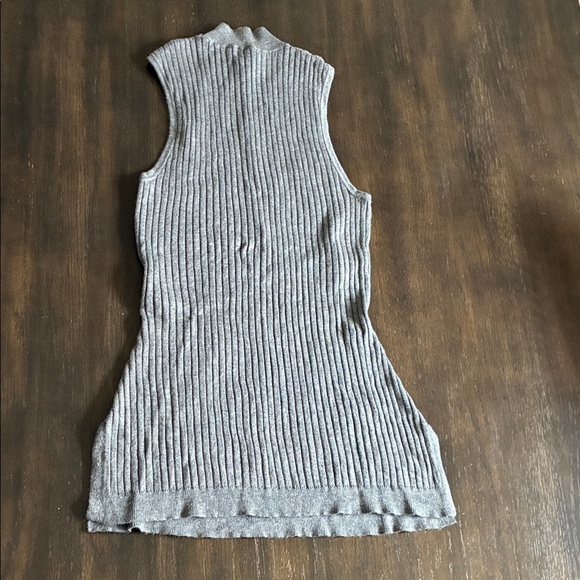 Express Gray Ribbed Tank Top - Picture 5 of 6